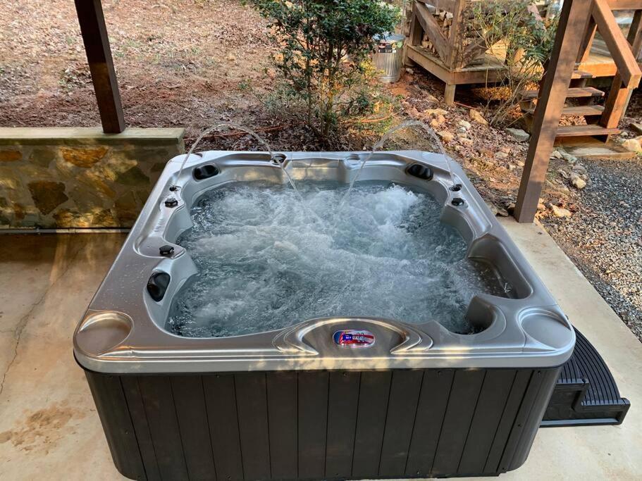 Hot Tub, Porch Swing Bed, Fire Pit, Aska Adventure Villa Blue Ridge Exterior photo